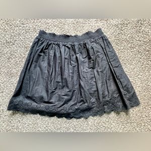 Black Old Navy casual skirt size L